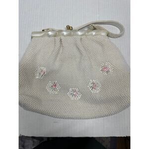 Vintage Beaded Handbag Satchel Purse White w/ Pink Roses Ball Clasp Closure‎